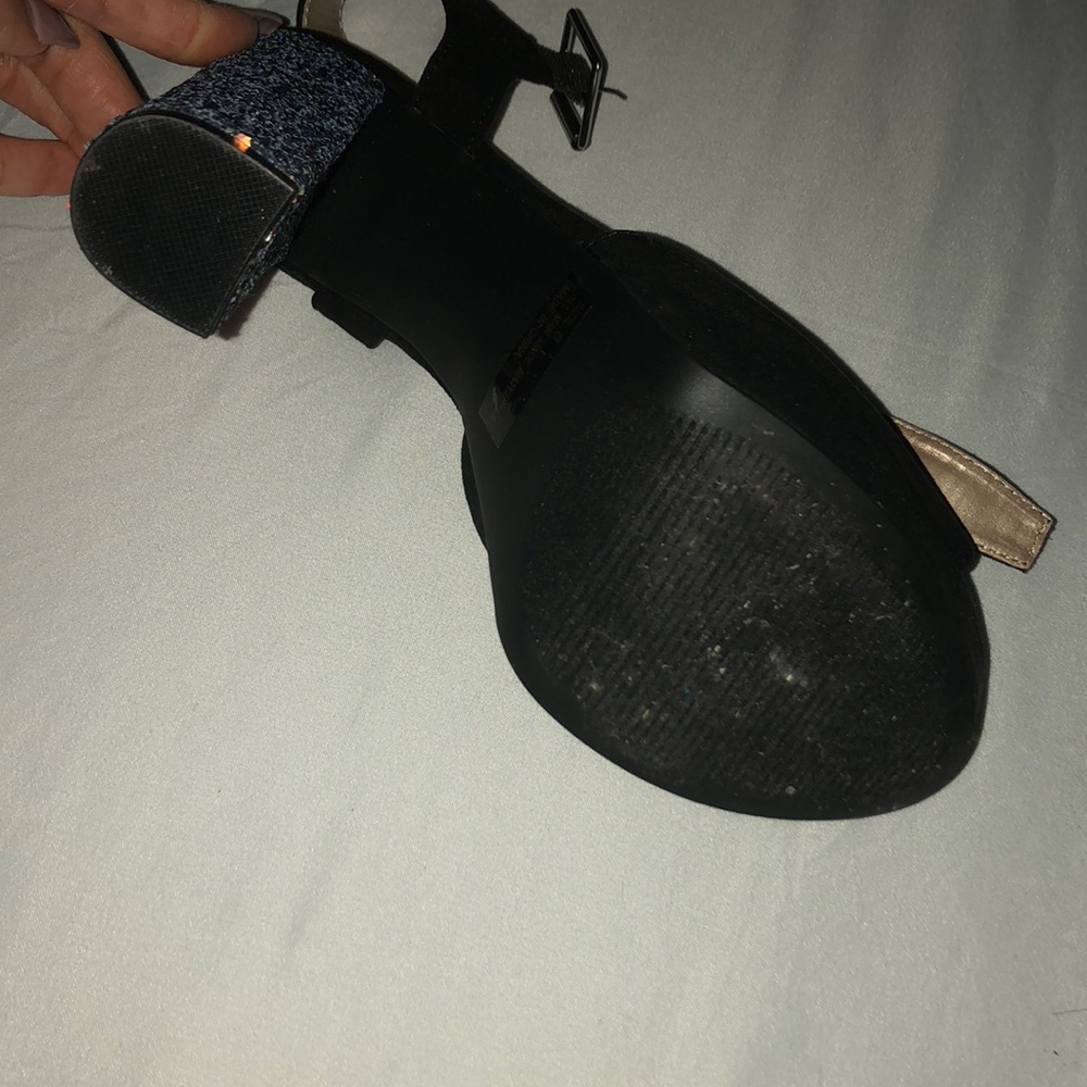 Heels - Picture 2 of 3